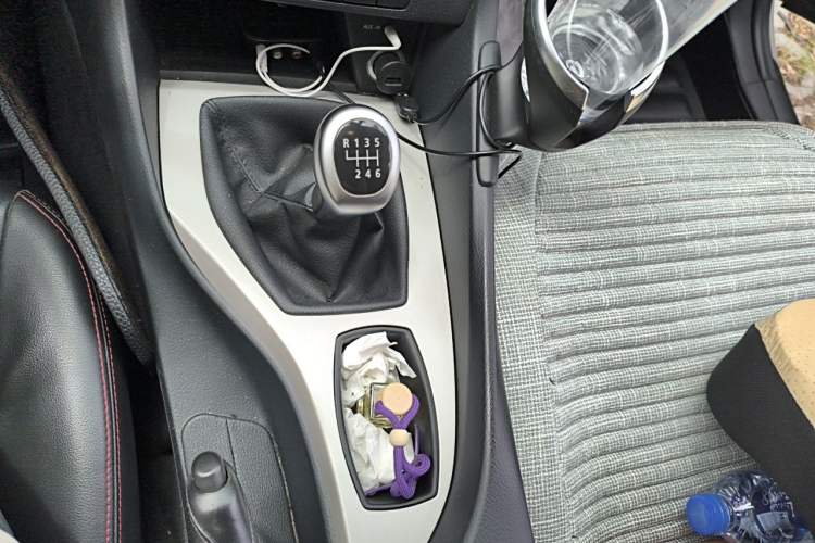 Used BMW X1 2014 sDrive18i manual model Gear Lever