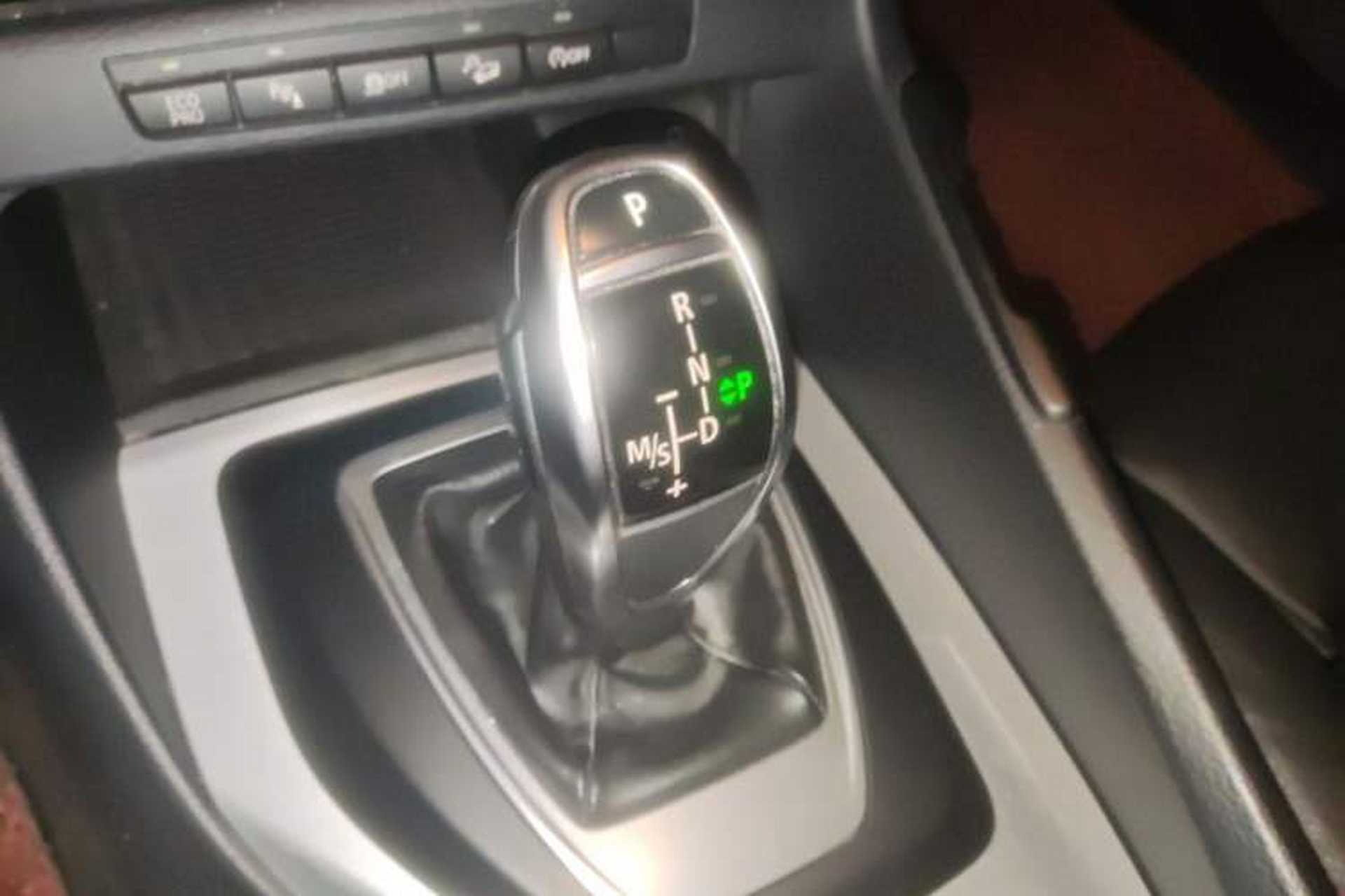 Used BMW X1 2014 xDrive20i Sports Design Package Gear Lever