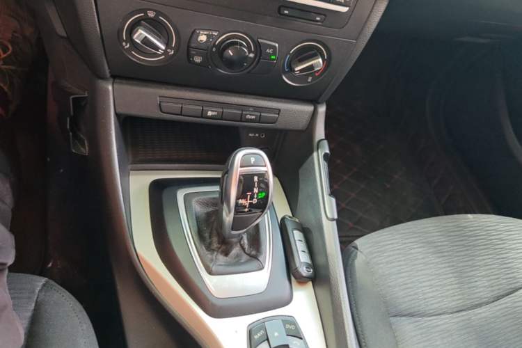 Used BMW X1 2014 sDrive18i Fashion Model Gear Lever