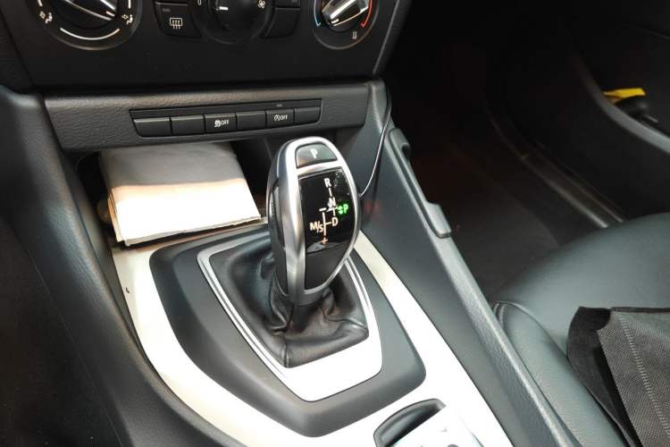 Used BMW X1 2014 sDrive18i Fashion Model Gear Lever