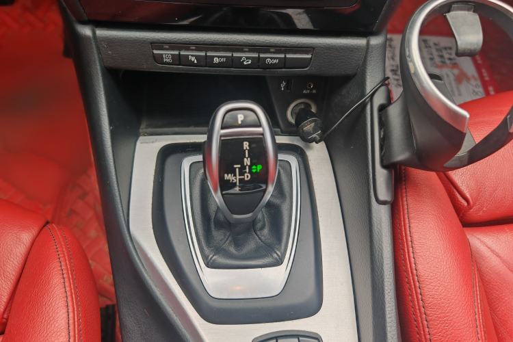 Used BMW X1 2014 xDrive20i Sports Design Package Gear Lever
