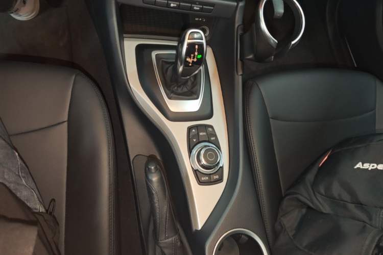 Used BMW X1 2014 sDrive18i Fashion Model Gear Lever