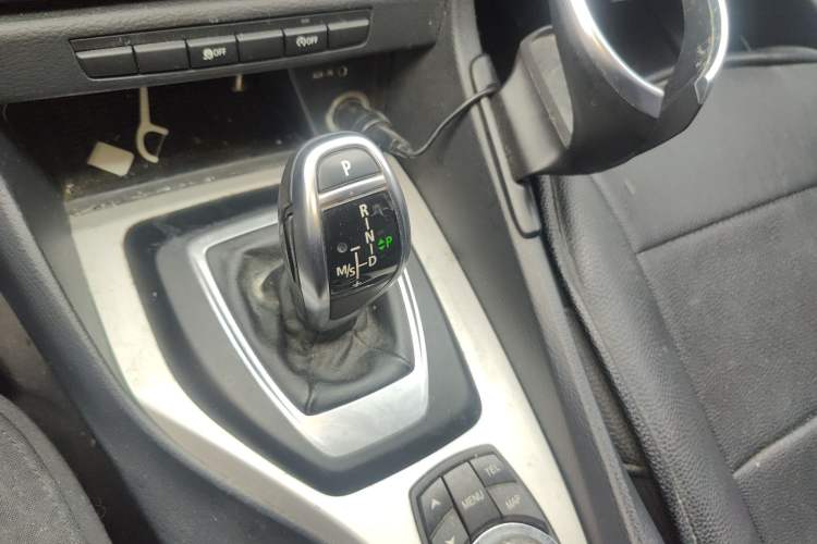 Used BMW X1 2014 sDrive18i Fashion Model Gear Lever