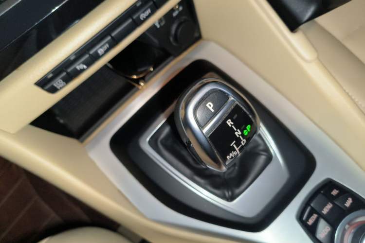 Used BMW X1 2014 sDrive18i Leading Model Gear Lever