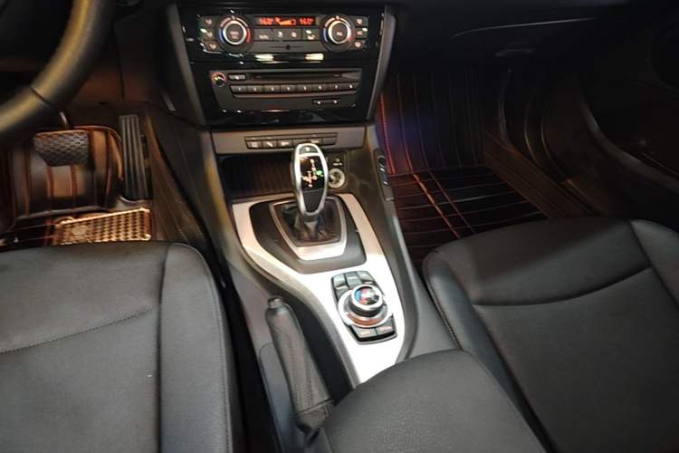 Used BMW X1 2014 sDrive18i Leading Model Gear Lever