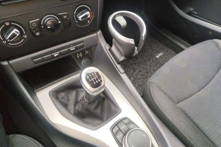 Used BMW X1 2014 sDrive18i manual model Gear Lever
