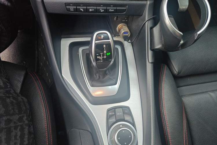 Used BMW X1 2014 xDrive20i Sports Design Package Gear Lever