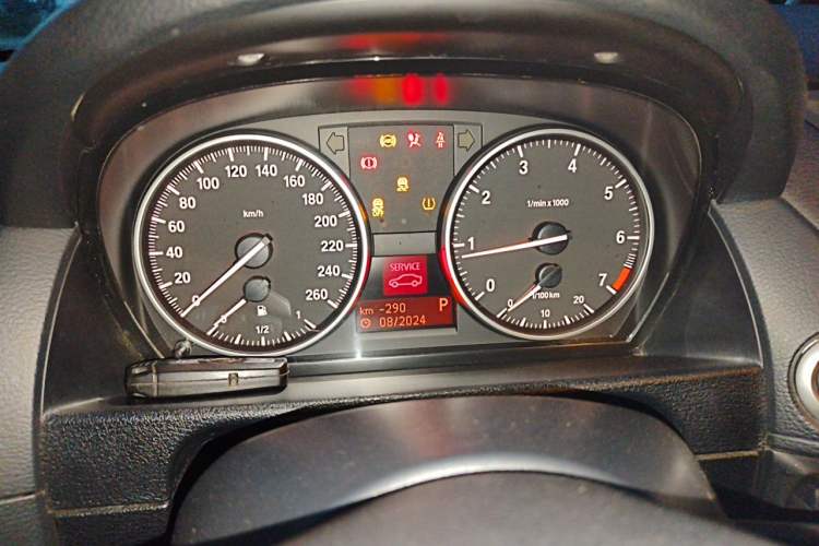Used BMW X1 2014 sDrive18i Fashion Model Instrument Cluster