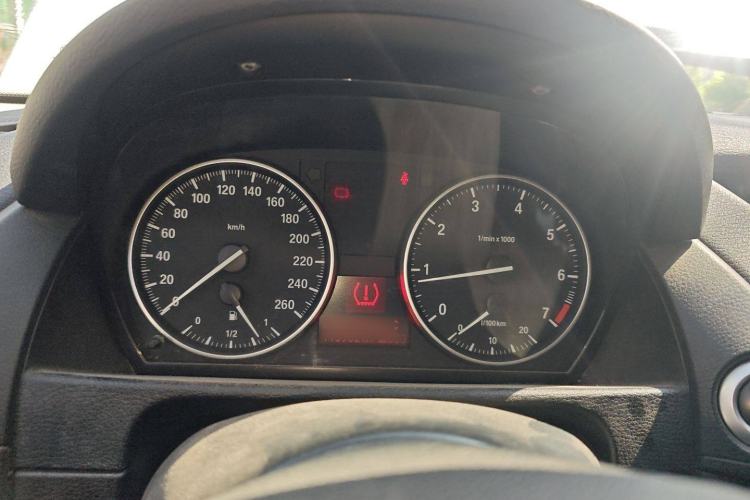 Used BMW X1 2014 sDrive18i manual model Instrument Cluster