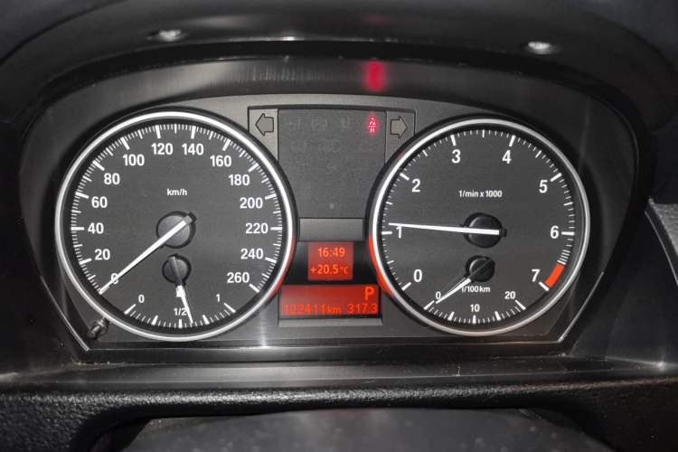 Used BMW X1 2014 sDrive18i Fashion Model Instrument Cluster