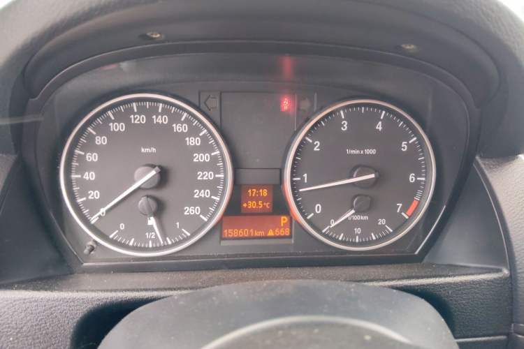 Used BMW X1 2014 sDrive18i Fashion Model Instrument Cluster
