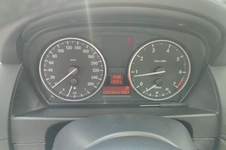 Used BMW X1 2014 sDrive18i Fashion Model Instrument Cluster