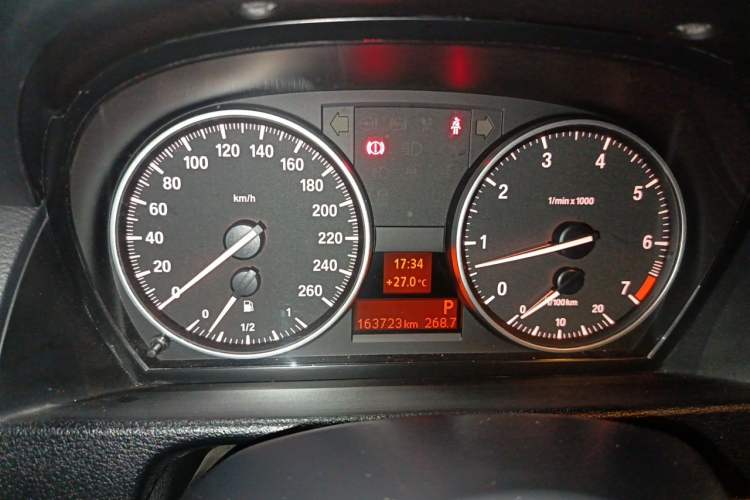 Used BMW X1 2014 sDrive18i Fashion Model Instrument Cluster
