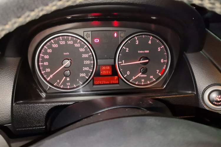 Used BMW X1 2014 sDrive18i Fashion Model Instrument Cluster
