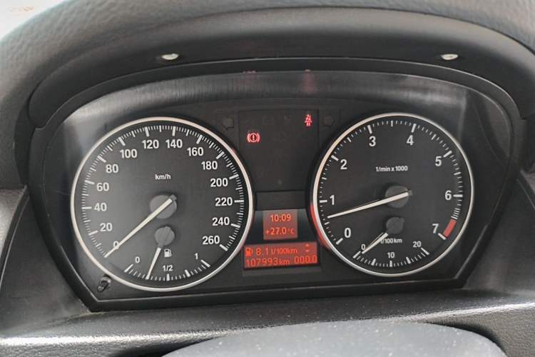 Used BMW X1 2014 sDrive18i manual model Instrument Cluster