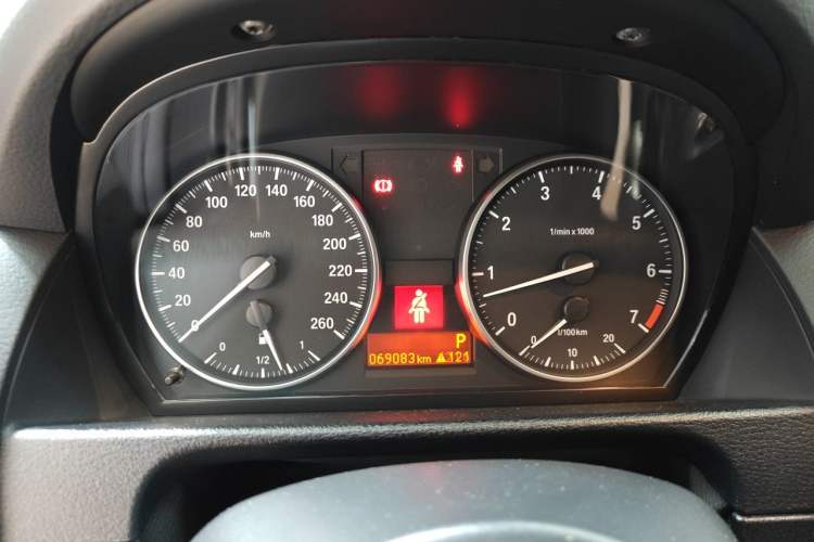 Used BMW X1 2014 sDrive18i Fashion Model Instrument Cluster