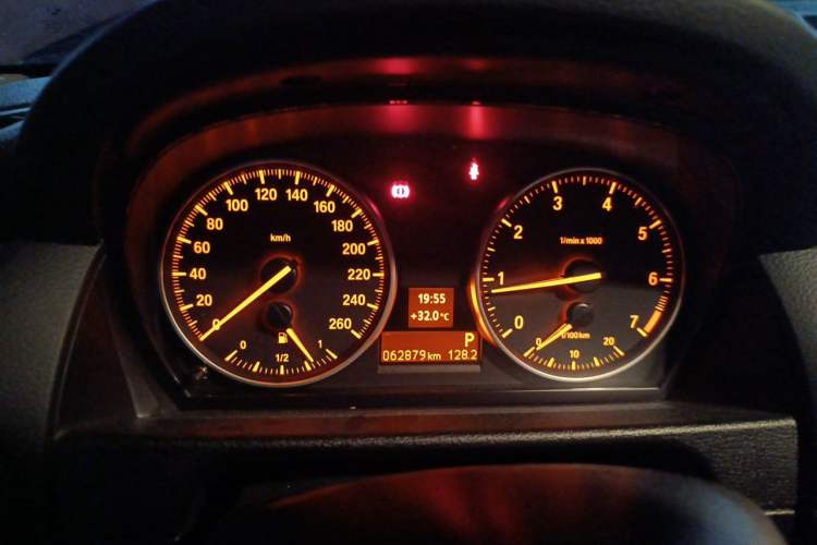 Used BMW X1 2014 sDrive18i Fashion Model Instrument Cluster