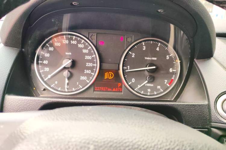 Used BMW X1 2014 sDrive18i Fashion Model Instrument Cluster