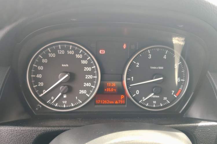 Used BMW X1 2014 sDrive18i Fashion Model Instrument Cluster