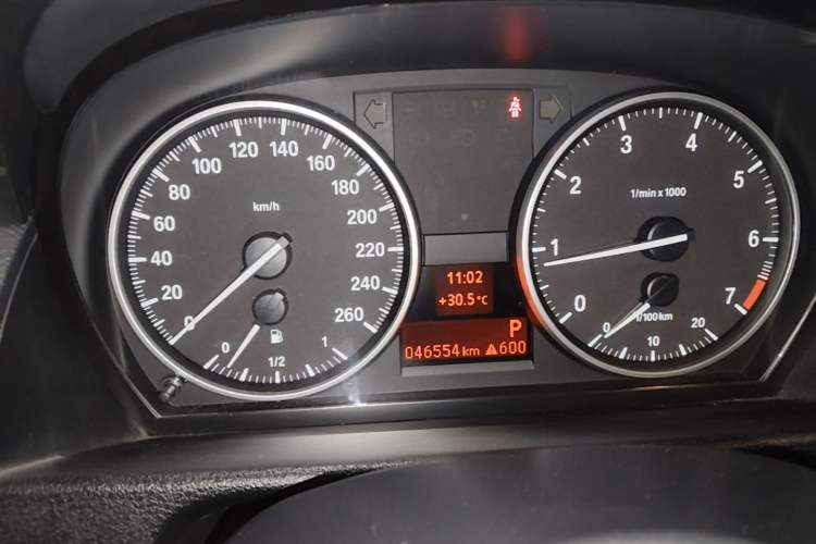 Used BMW X1 2014 sDrive18i Fashion Model Instrument Cluster