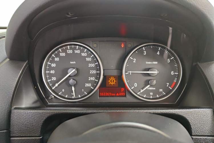 Used BMW X1 2014 sDrive18i Fashion Model Instrument Cluster
