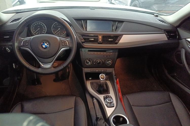 Used BMW X1 2014 sDrive18i manual model Interior 2