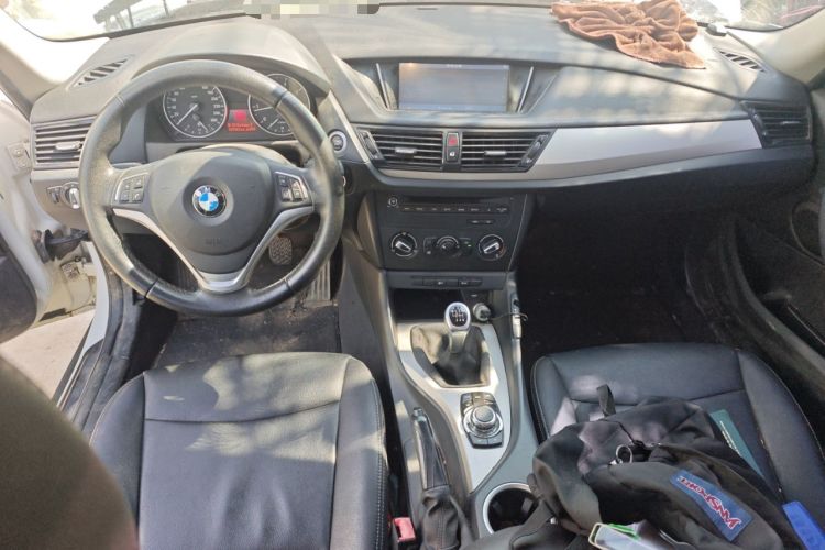 Used BMW X1 2014 sDrive18i manual model Interior 2