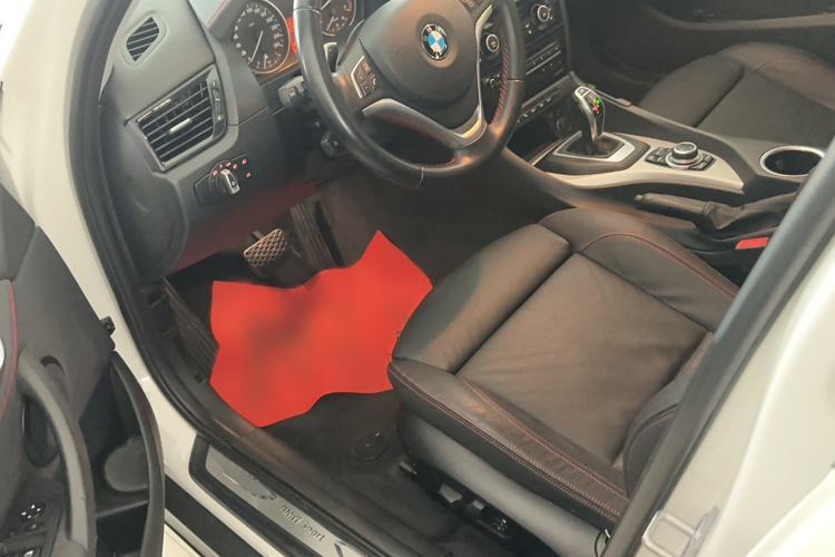 Used BMW X1 2014 xDrive20i Sports Design Package Interior 2
