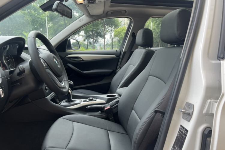 Used BMW X1 2014 sDrive18i Fashion Model Interior 3