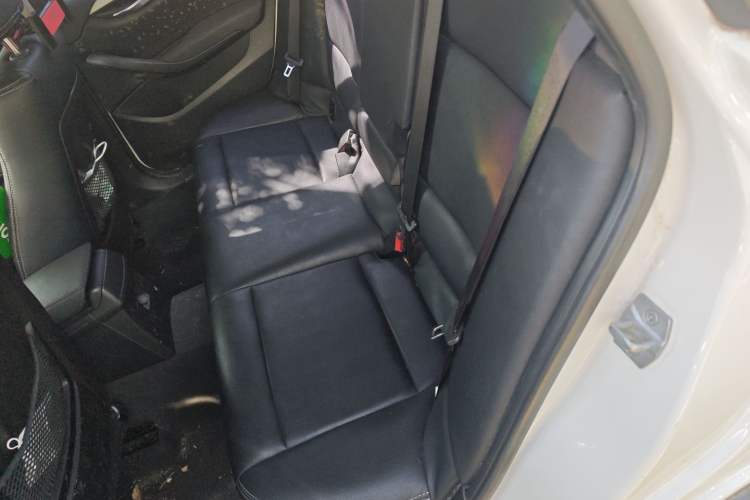 Used BMW X1 2014 sDrive18i manual model Interior 4