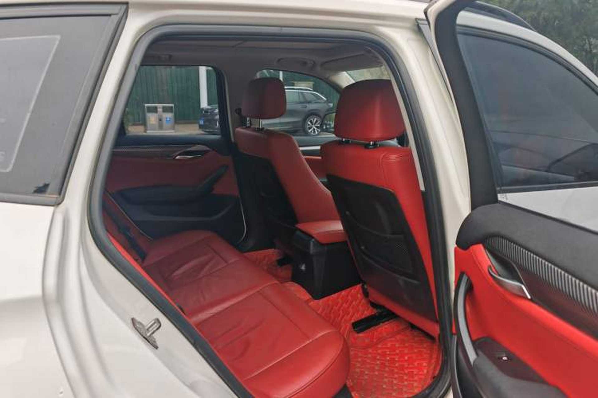 Used BMW X1 2014 xDrive20i Sports Design Package Interior 7