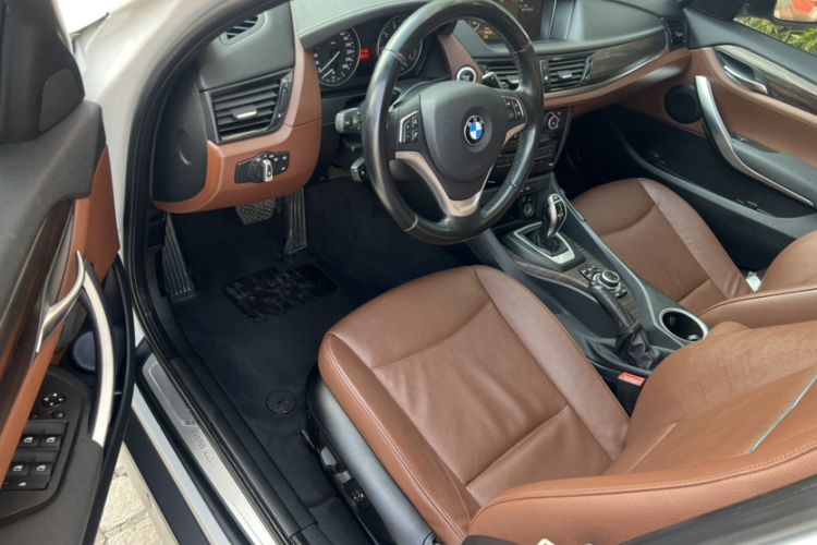 Used BMW X1 2014 xDrive20i X Design Package Interior 7