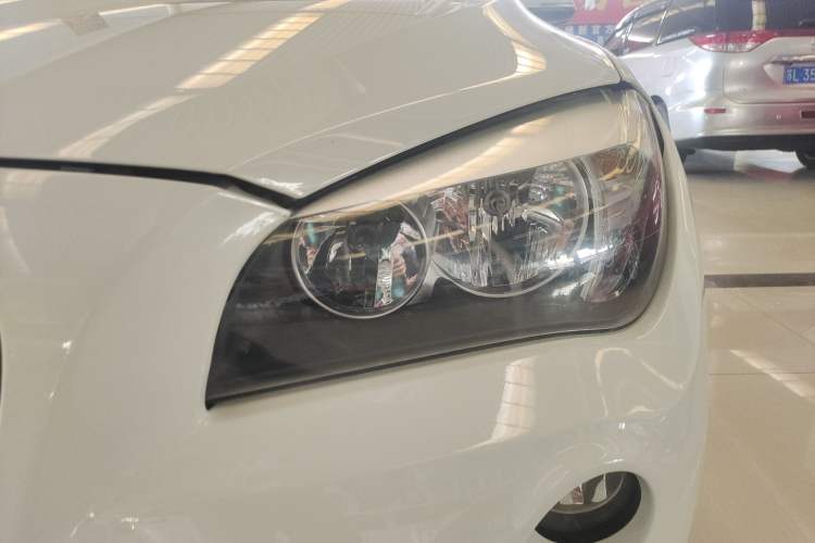Used BMW X1 2014 sDrive18i Fashion Model Left Front Headlight