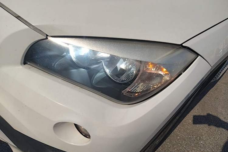Used BMW X1 2014 sDrive18i Fashion Model Left Front Headlight