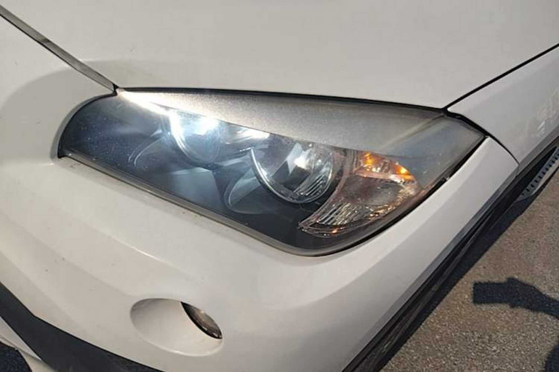 Used BMW X1 2014 sDrive18i Fashion Model Left Front Headlight