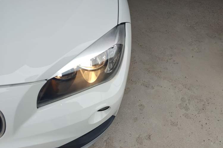Used BMW X1 2014 sDrive18i Fashion Model Left Front Headlight