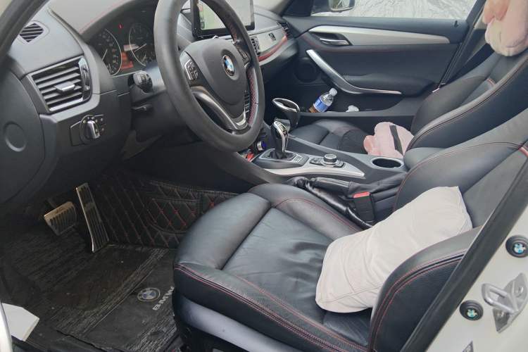 Used BMW X1 2014 sDrive20i Sports Design Package Left Front Seat