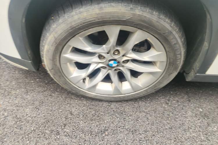 Used BMW X1 2014 sDrive18i Leading Model Left Front Wheel Hub