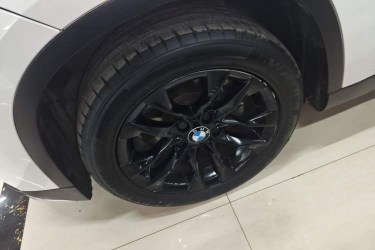 Used BMW X1 2014 sDrive18i Leading Model Left Front Wheel Hub