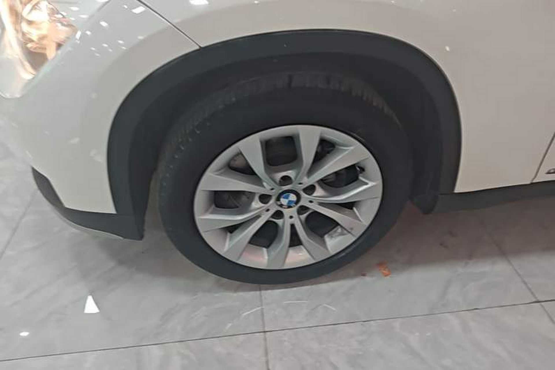 Used BMW X1 2014 sDrive18i Fashion Model Left Front Wheel Hub