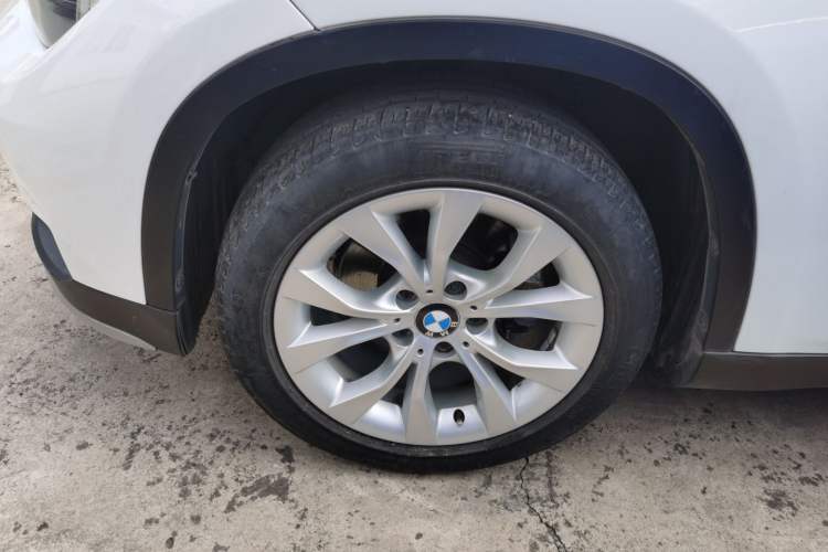 Used BMW X1 2014 sDrive18i Fashion Model Left Front Wheel Hub