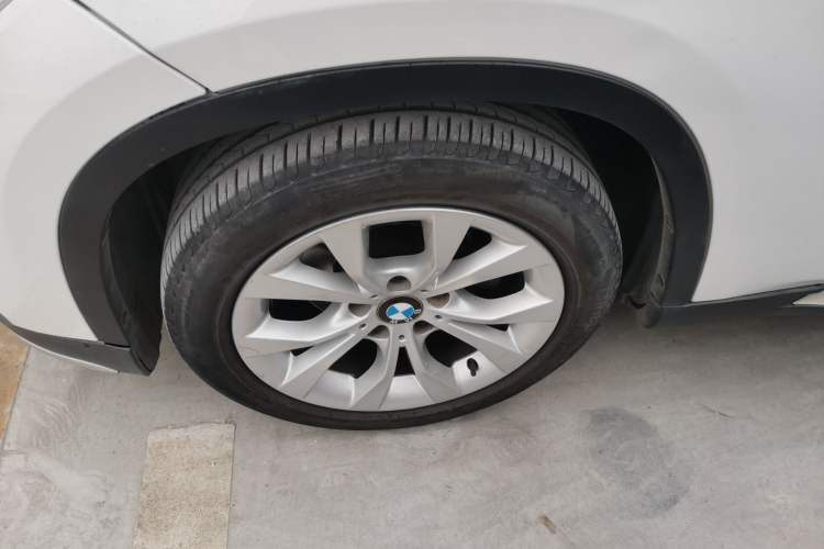 Used BMW X1 2014 sDrive18i Fashion Model Left Front Wheel Hub