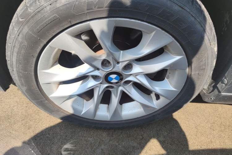 Used BMW X1 2014 sDrive18i Leading Model Left Front Wheel Hub