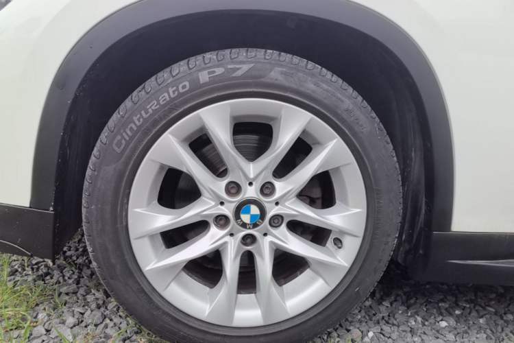 Used BMW X1 2014 sDrive18i Fashion Model Left Front Wheel Hub
