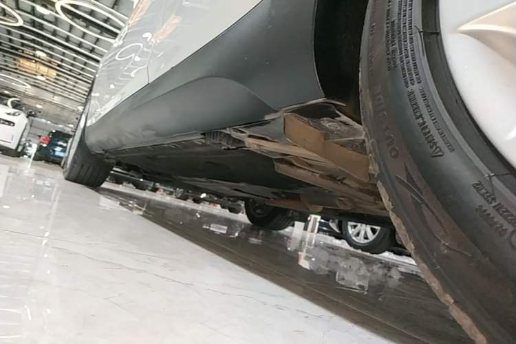 Used BMW X1 2014 sDrive18i Fashion Model Left Side Sill