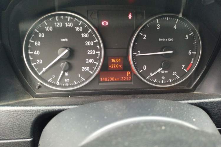 Used BMW X1 2014 sDrive18i Fashion Model Odometer Close Up
