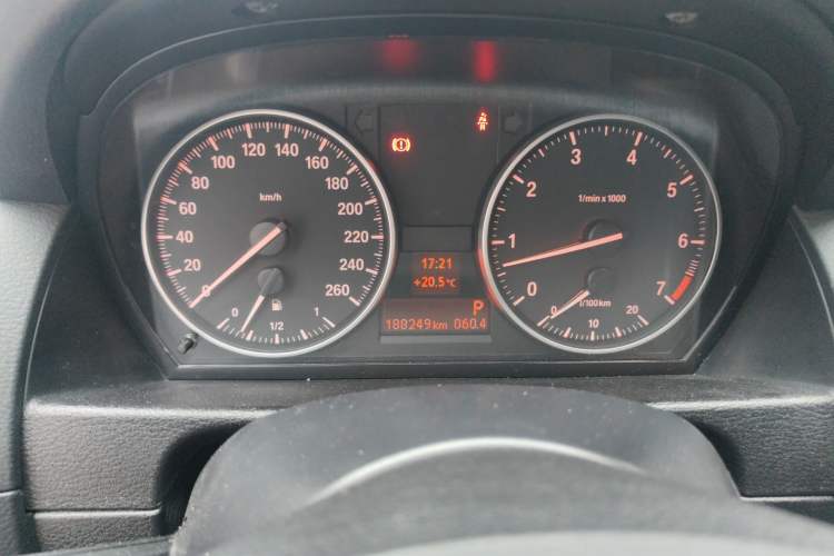 Used BMW X1 2014 sDrive18i Leading Model Odometer Close Up
