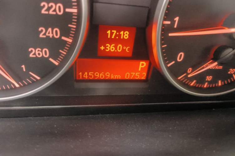Used BMW X1 2014 sDrive18i Fashion Model Odometer Close Up