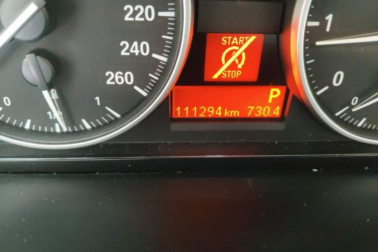 Used BMW X1 2014 sDrive18i Leading Model Odometer Close Up
