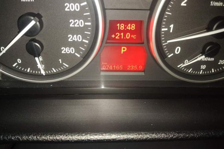 Used BMW X1 2014 xDrive28i X Design Package Odometer Close Up